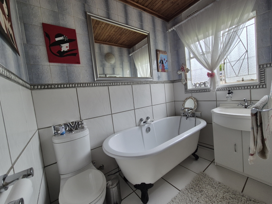 3 Bedroom Property for Sale in Stilfontein Ext 4 North West